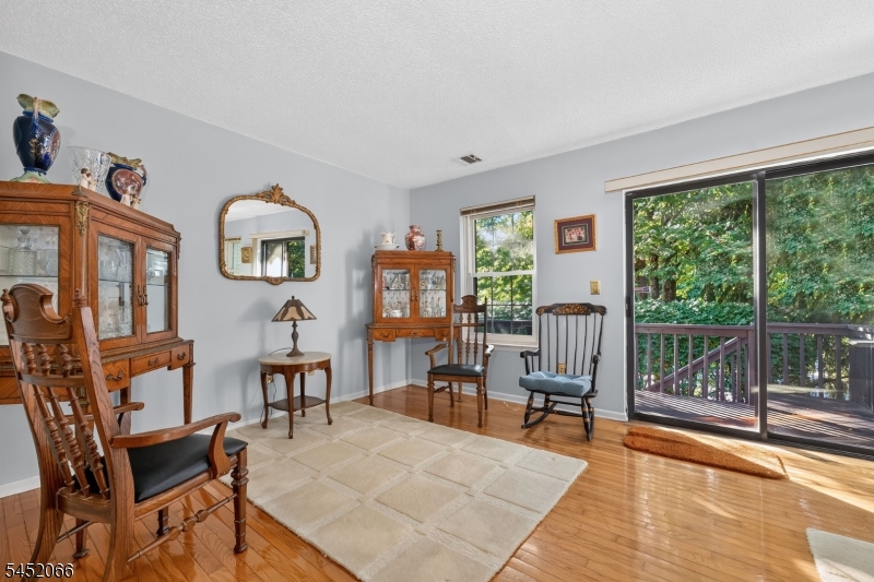 1 Amy Ct Property Photo 3