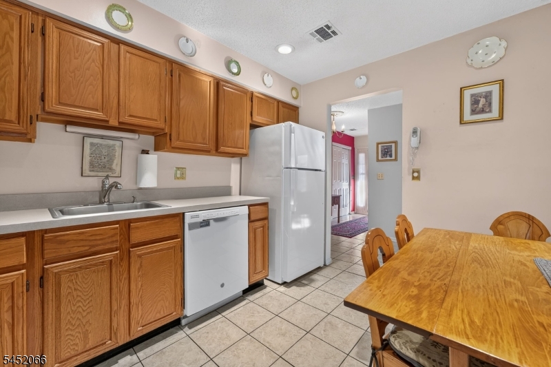 1 Amy Ct Property Photo 7