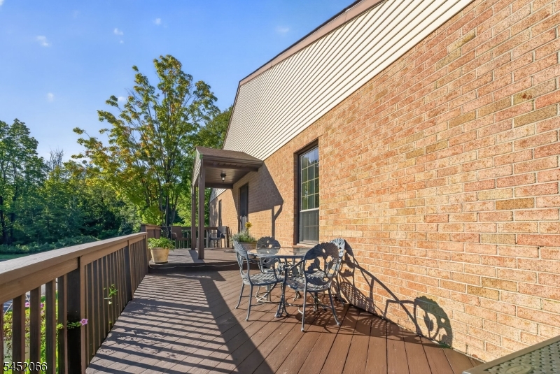 1 Amy Ct Property Photo 16