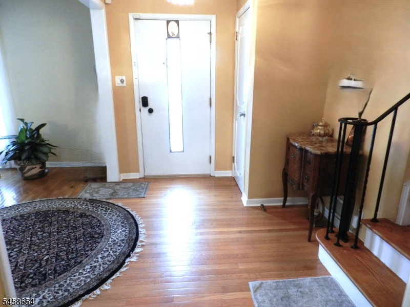 2 Koewing Pl Property Photo 11