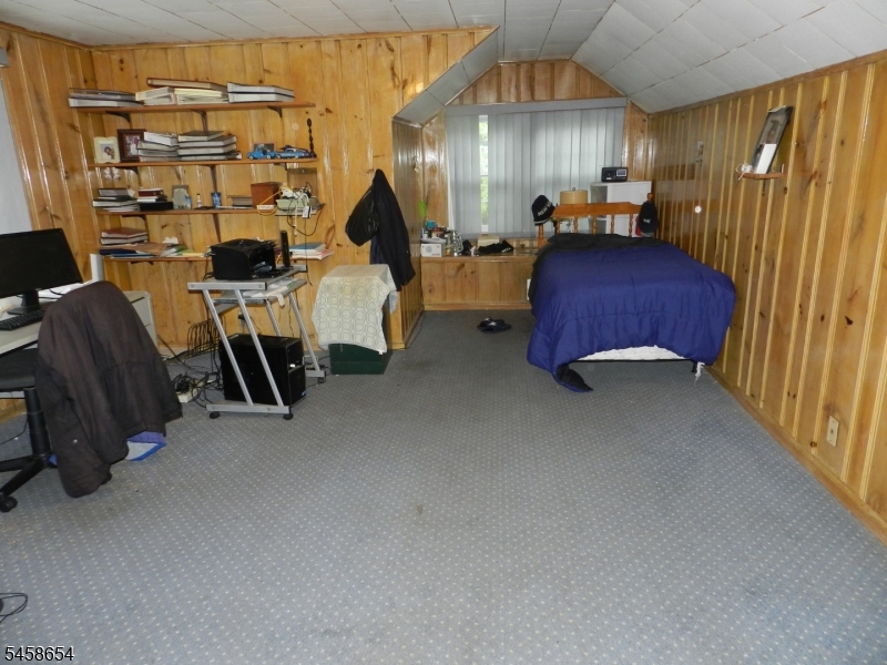 2 Koewing Pl Property Photo 17