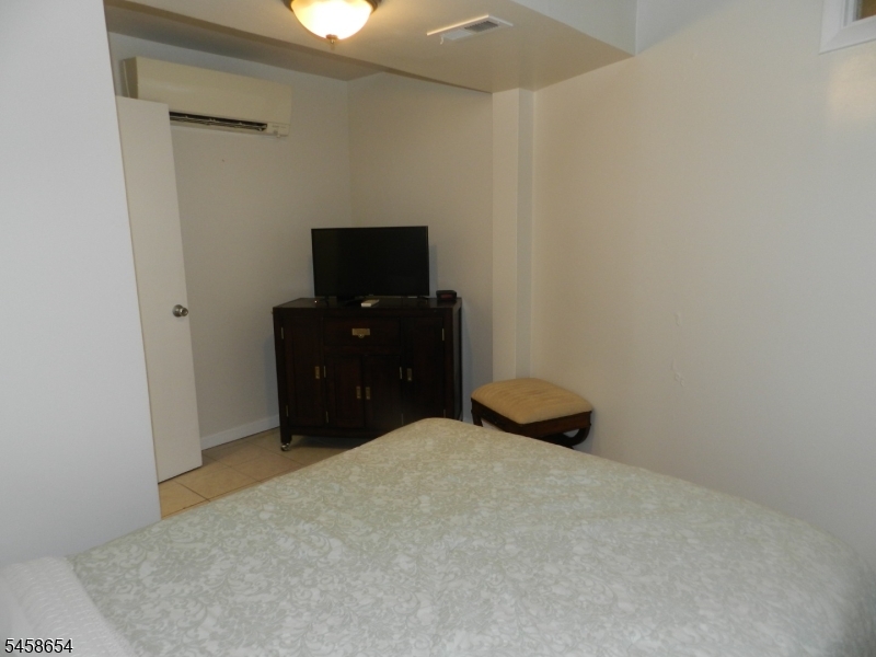 2 Koewing Pl Property Photo 24