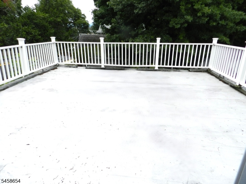 2 Koewing Pl Property Photo 25