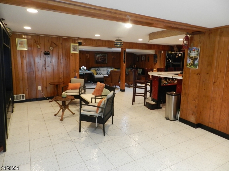 2 Koewing Pl Property Photo 28