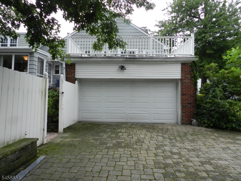 2 Koewing Pl Property Photo 37