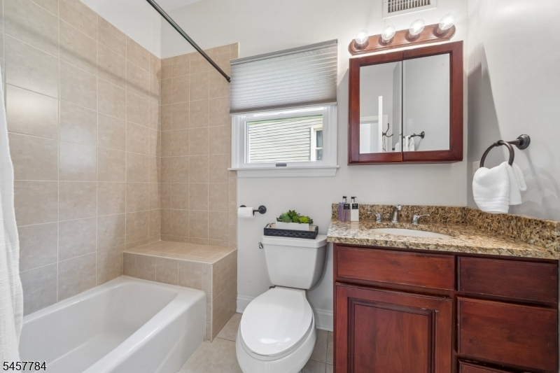 1627 Broad St Property Photo 19