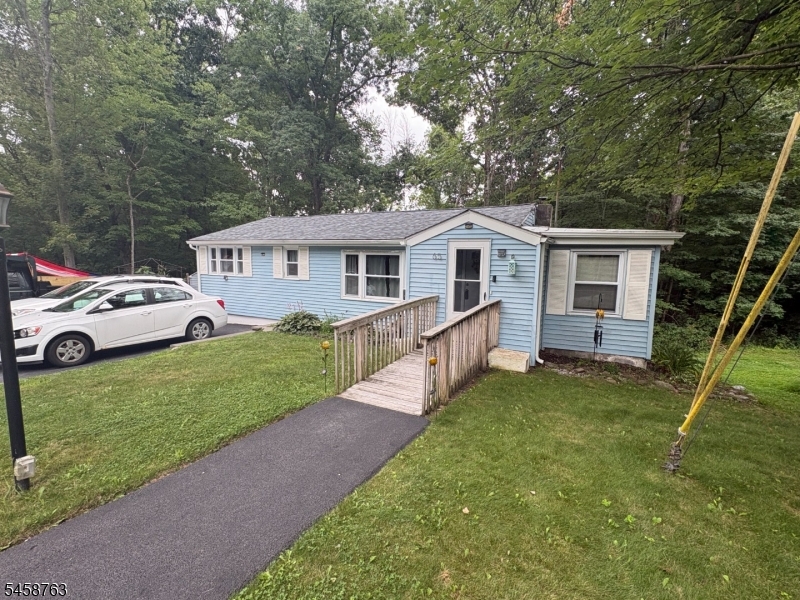65 Upper Lake Dr Property Photo 1