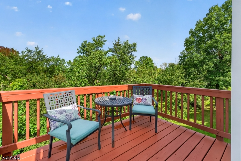 195 Teasel Court Property Photo 6