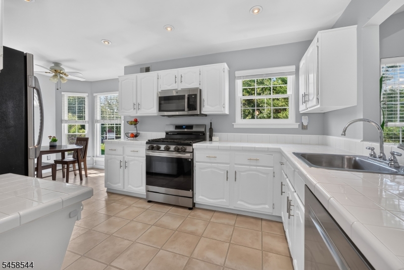 195 Teasel Court Property Photo 7