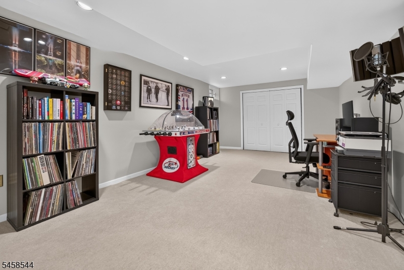 195 Teasel Court Property Photo 15