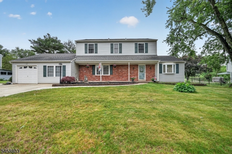 100 Coachman Dr Property Photo 1