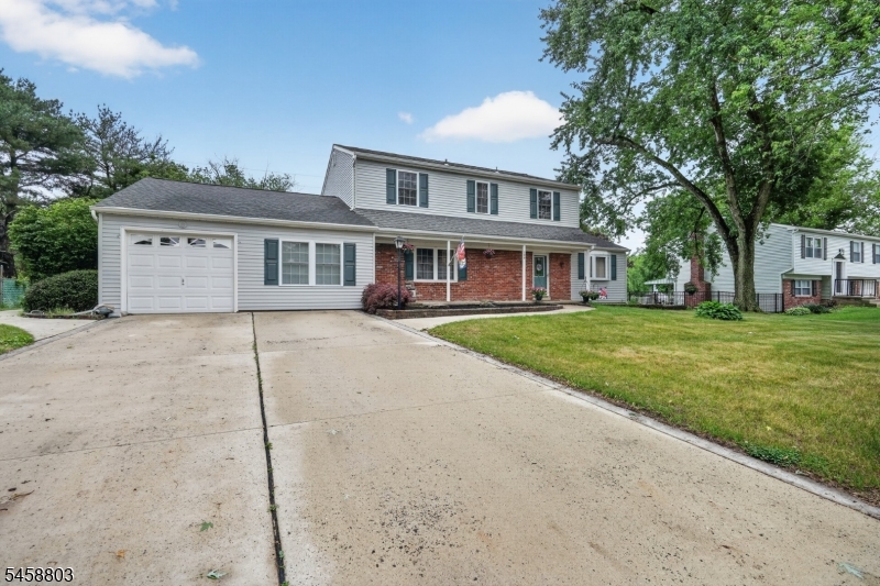 100 Coachman Dr Property Photo 5