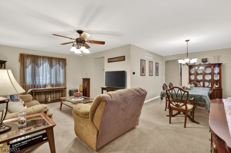 100 Coachman Dr Property Photo 11