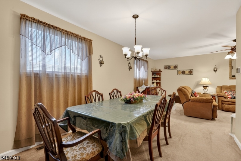 100 Coachman Dr Property Photo 15