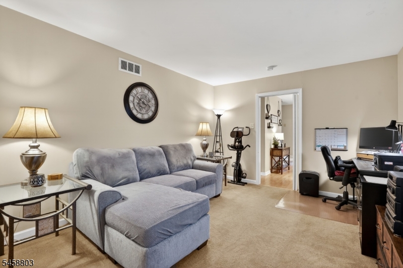 100 Coachman Dr Property Photo 16