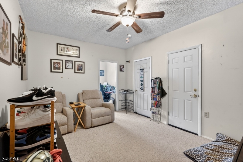 100 Coachman Dr Property Photo 18