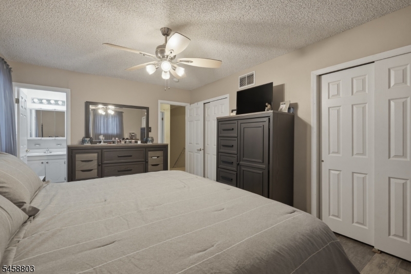 100 Coachman Dr Property Photo 20
