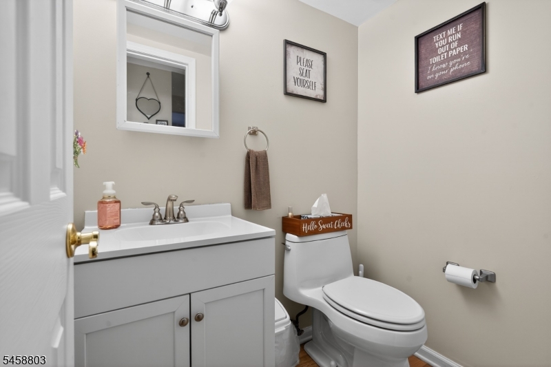 100 Coachman Dr Property Photo 24