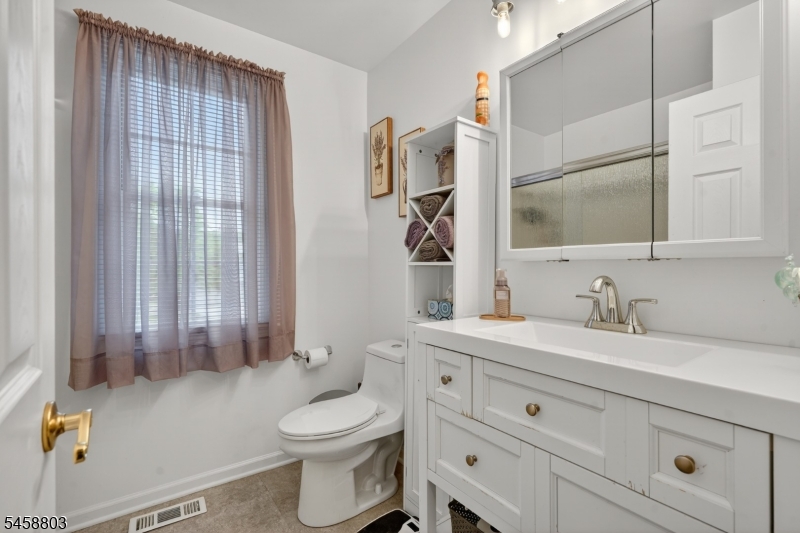 100 Coachman Dr Property Photo 27
