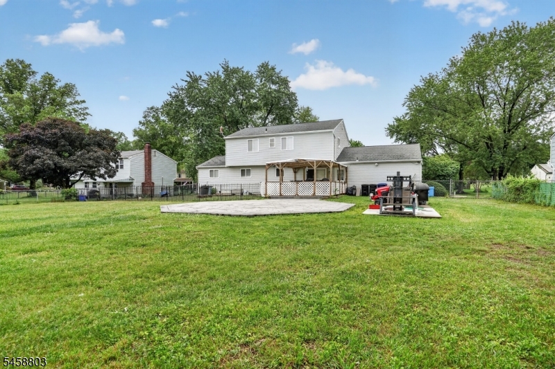 100 Coachman Dr Property Photo 32