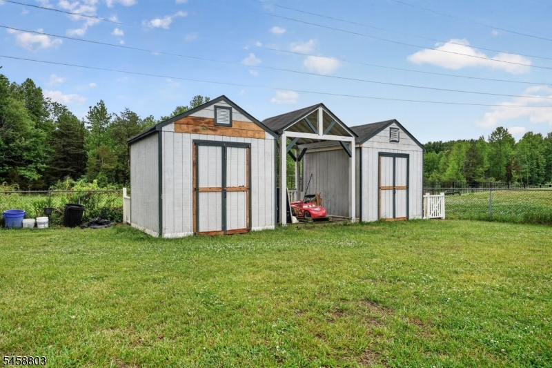 100 Coachman Dr Property Photo 33