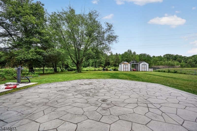 100 Coachman Dr Property Photo 34