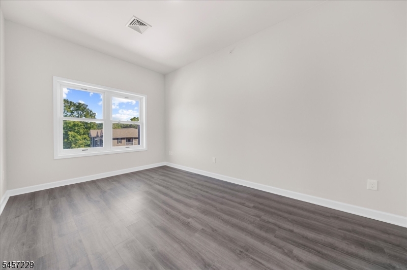 1 Main St 1a Property Photo 18