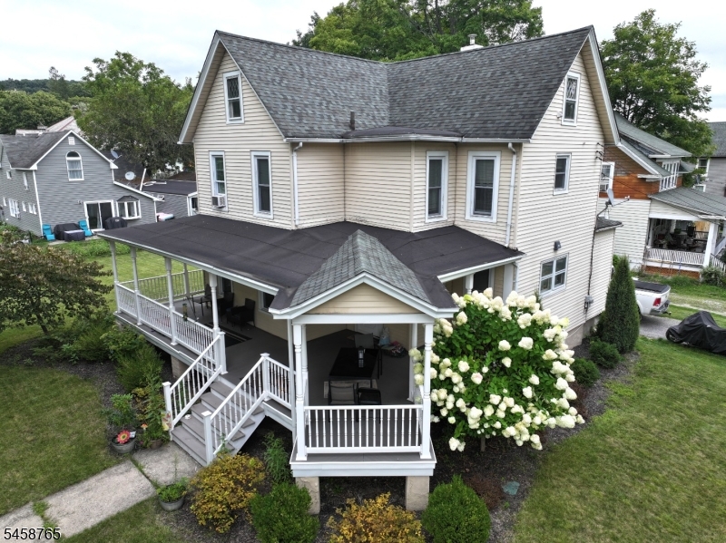 28 Wantage Ave Property Photo 1