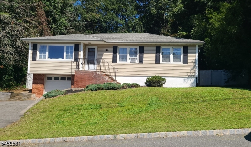 52 Hillside Ave Property Photo 1