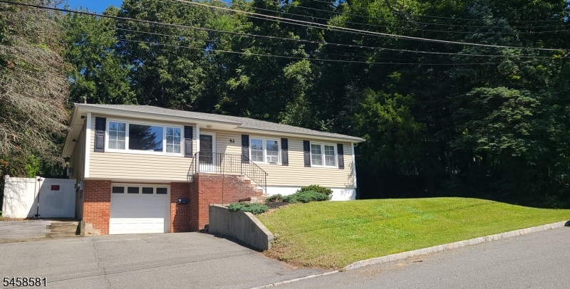 52 Hillside Ave Property Photo 2