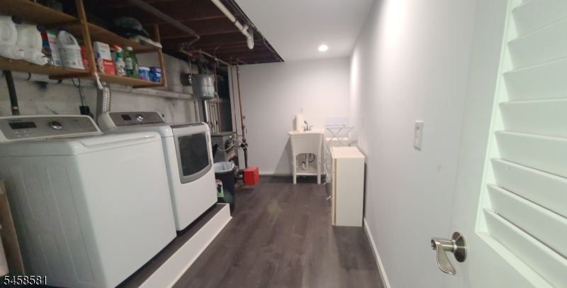 52 Hillside Ave Property Photo 24