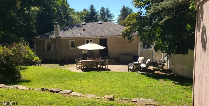 52 Hillside Ave Property Photo 25