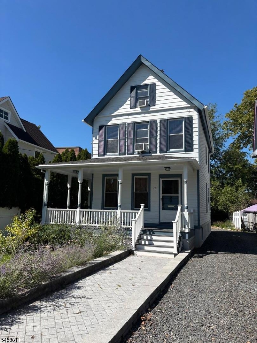 19 Eastern Ave Property Photo 1