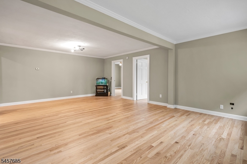 2 Glen Ave Property Photo 10