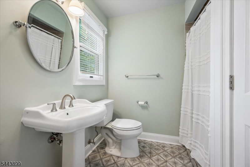 29 Hillside Ter Property Photo 32