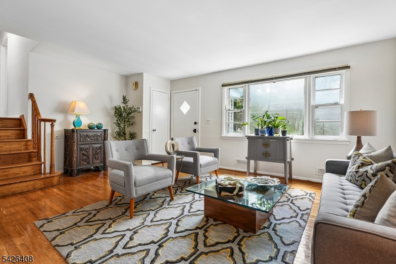 30 James St Property Photo 2