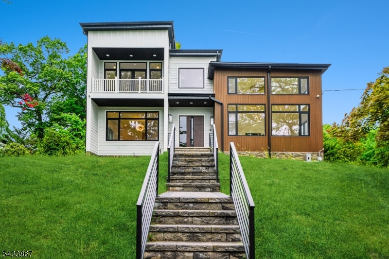 6 Cambridge Dr Property Photo 1