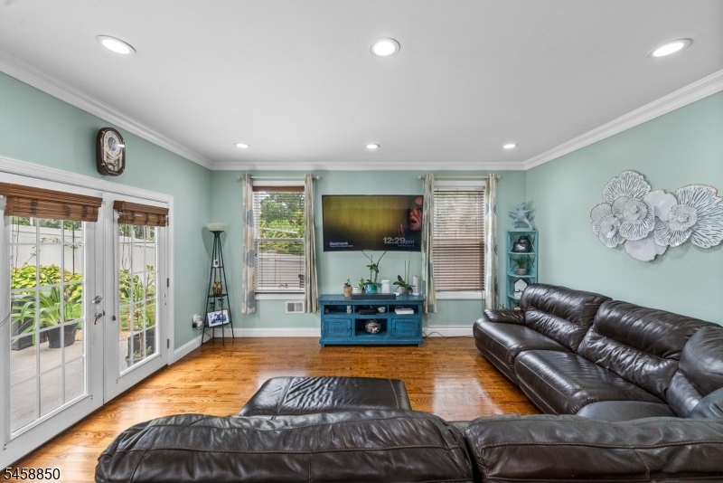 39 Paterson Ave Property Photo 16