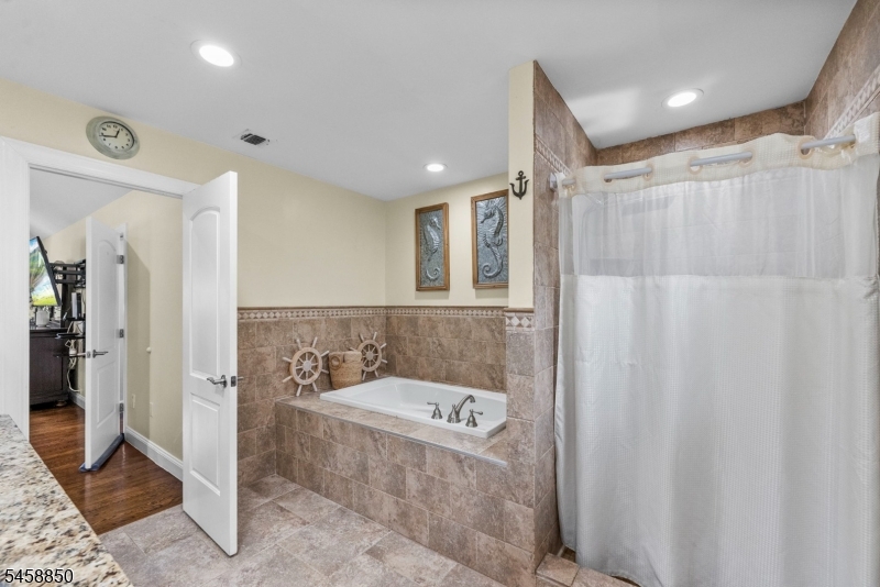 39 Paterson Ave Property Photo 25