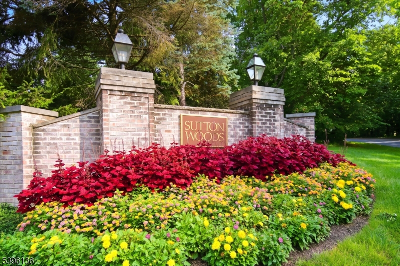 215 Riveredge Dr