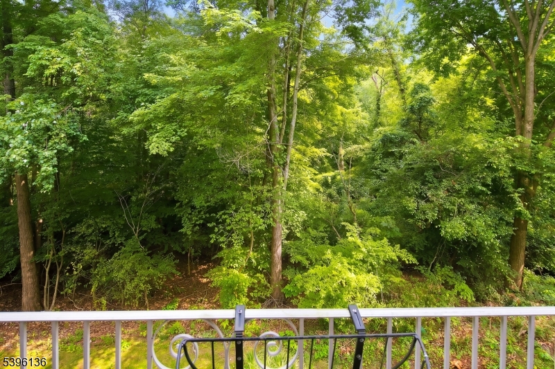 215 Riveredge Dr Property Photo 13