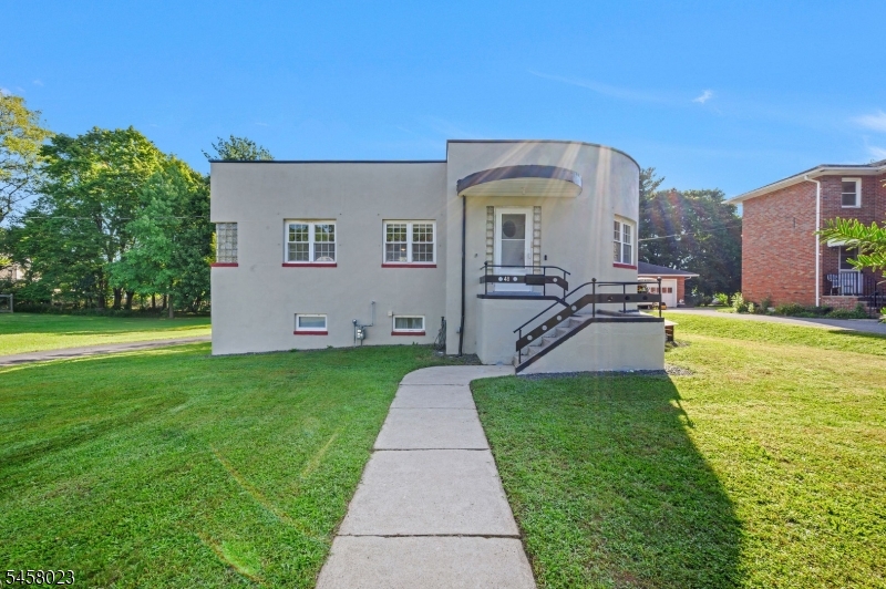 48 Elwood Ave Property Photo 1