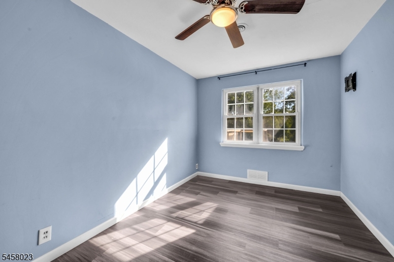 48 Elwood Ave Property Photo 12