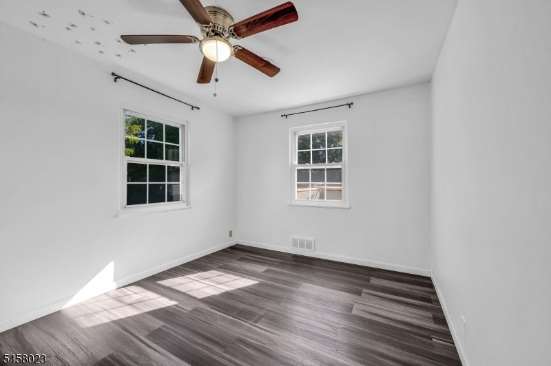 48 Elwood Ave Property Photo 13