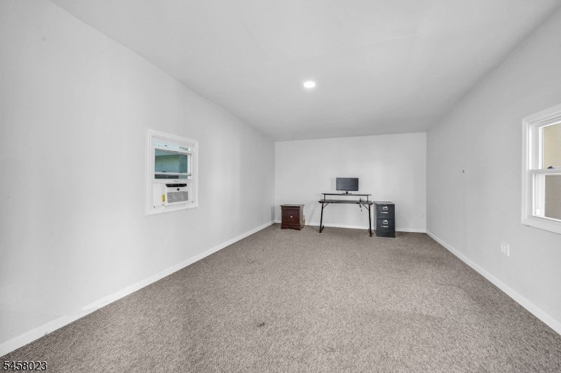 48 Elwood Ave Property Photo 34