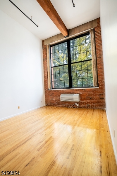 366 Trenton Ave 2e Property Photo 8
