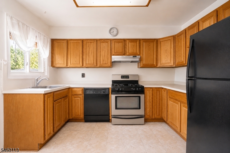 110 Patricia Pl Property Photo 2