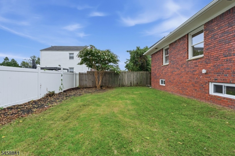 2209 Wood Ave Property Photo 22