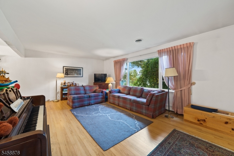12 Ryder Rd Property Photo 6