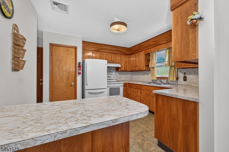 400 Bellis Road Property Photo 7